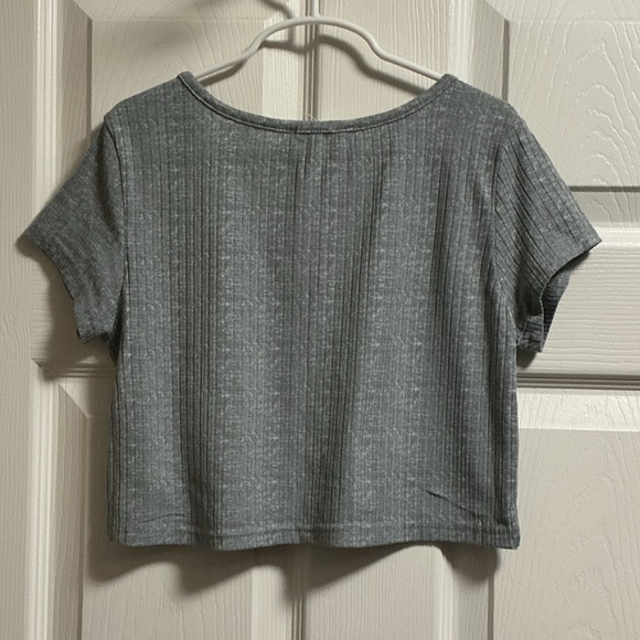 Gray Ribbed Button-Up Crop Top - Picture 3 of 4